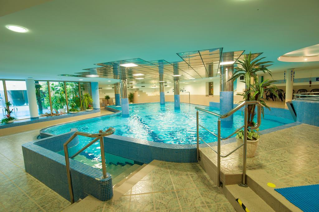 Sport-V-Hotel Hrotovice ภายนอก รูปภาพ