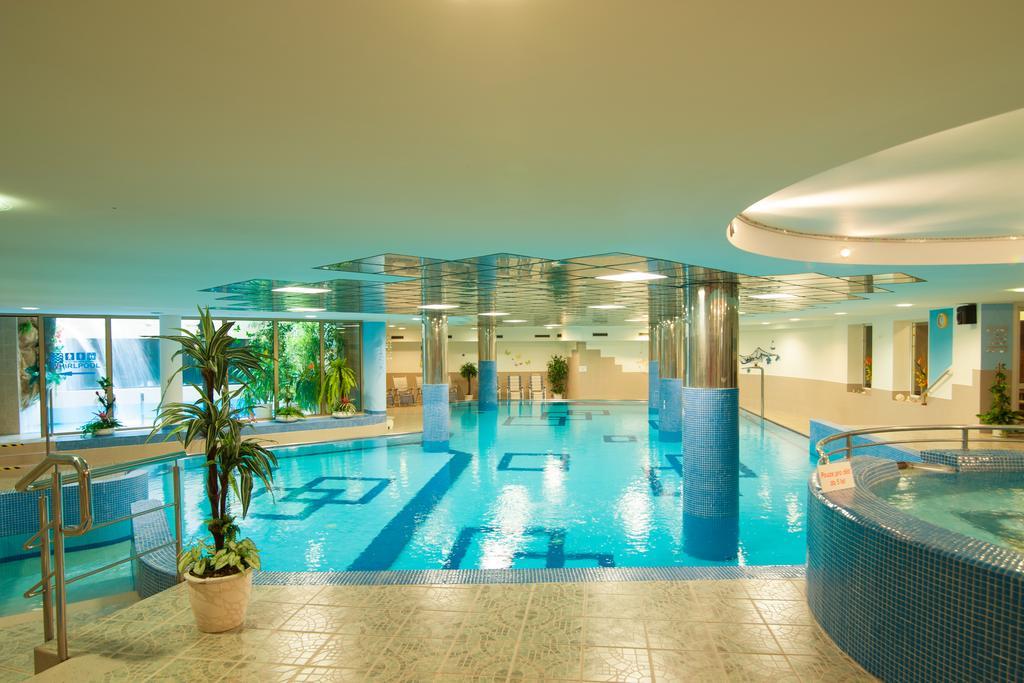 Sport-V-Hotel Hrotovice ภายนอก รูปภาพ
