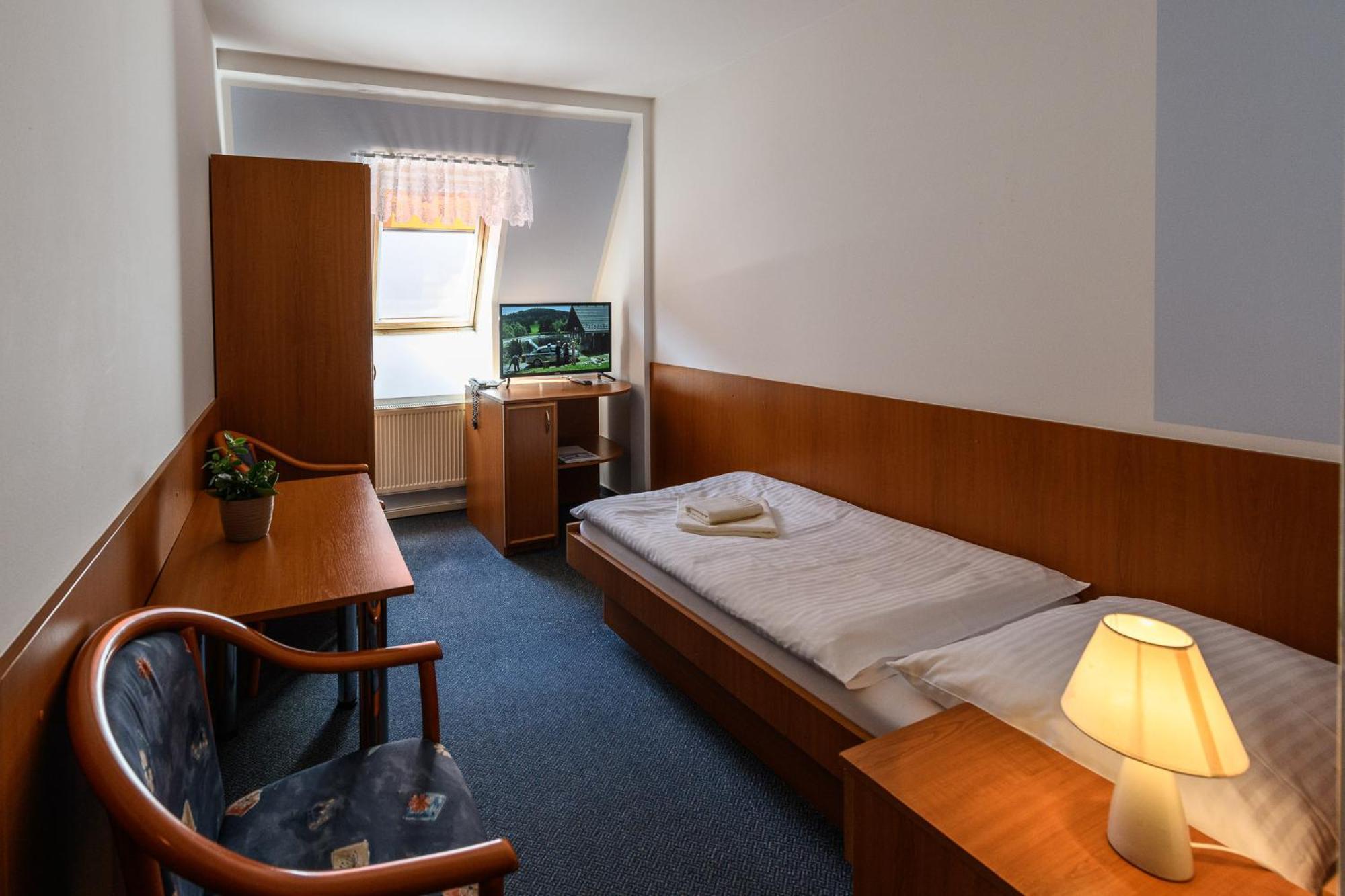 Sport-V-Hotel Hrotovice ภายนอก รูปภาพ
