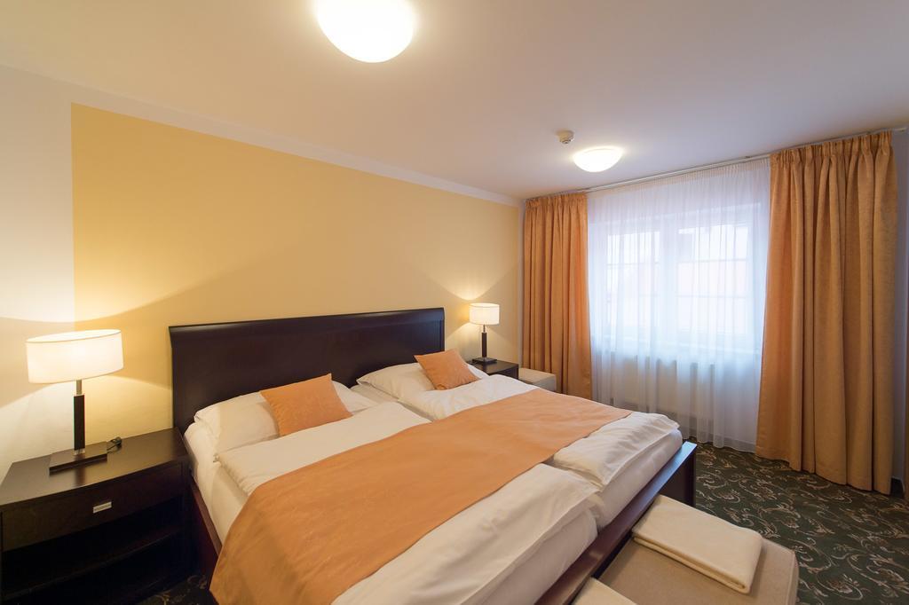 Sport-V-Hotel Hrotovice ภายนอก รูปภาพ